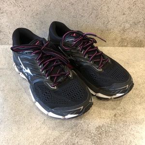 Mizuno Wave Horizon Black Lace Up Tennis Shoes 8.5